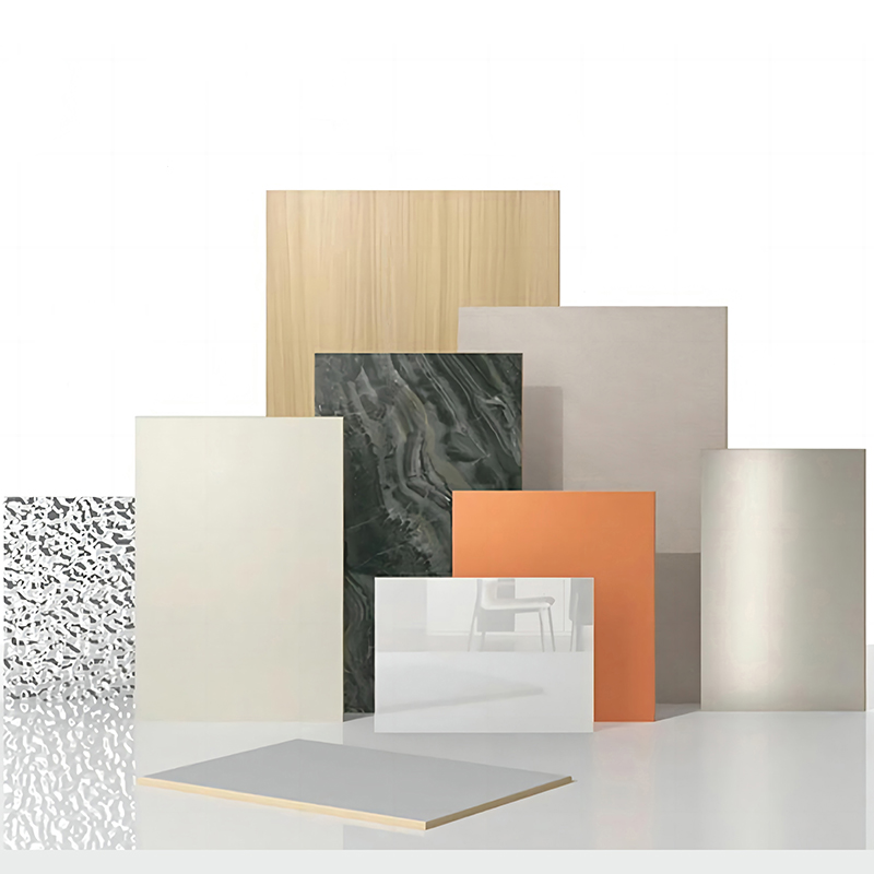 軽量 PVC カーボンクリスタルシート 高密度 アンチスクラッチ 厚さ 5mm-8mm 商業ホテルのバスルーム装飾用 耐火 B1 グレードの耐久性のある壁パネル