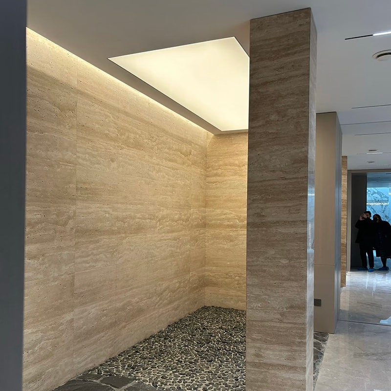 耐火タイルベニヤフェイクインテリア曲げ可能な軟質壁クラッディングトラバーチン人工柔軟な軟石壁パネル